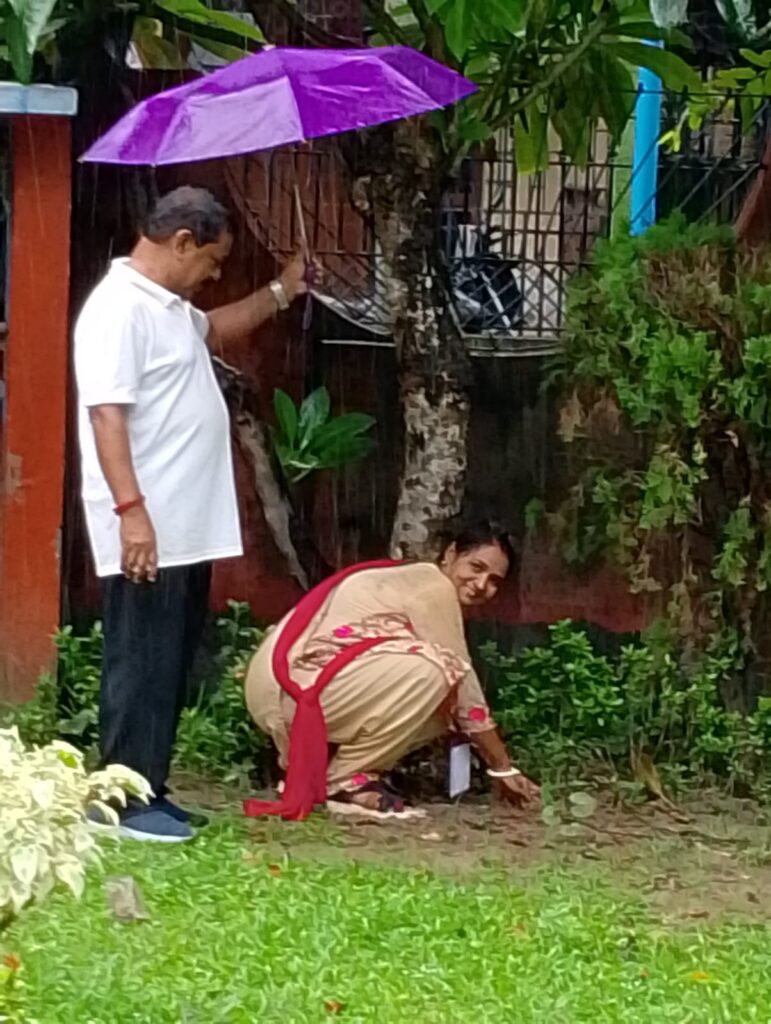 প্রকৃতি দিবস উপলক্ষে সারদায়ণের পক্ষ থেকে মাইকেলন কালীমাতার মন্দির প্রাঙ্গণে বৃক্ষরোপণ অনুষ্ঠান