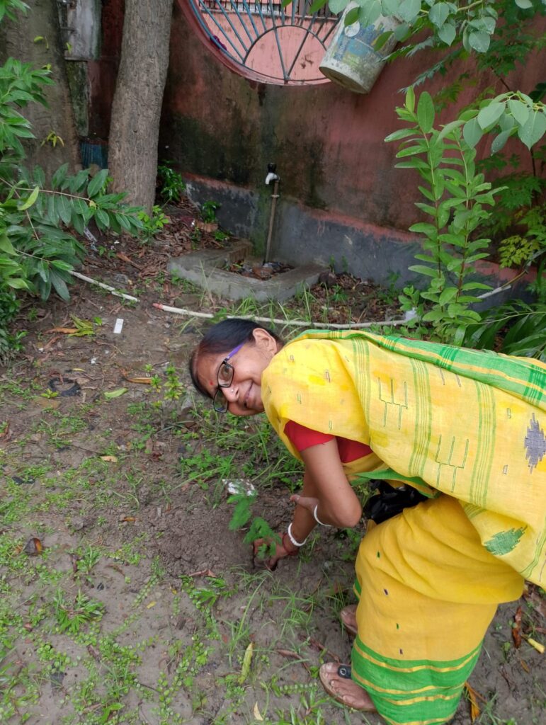 প্রকৃতি দিবস উপলক্ষে সারদায়ণের পক্ষ থেকে মাইকেলন কালীমাতার মন্দির প্রাঙ্গণে বৃক্ষরোপণ অনুষ্ঠান